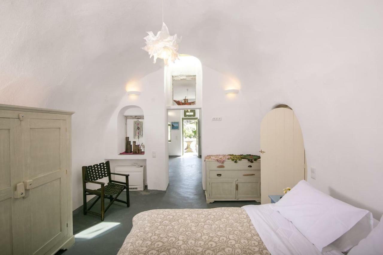 Villa Agrilia Secluded Cave House Thirasia Exterior foto
